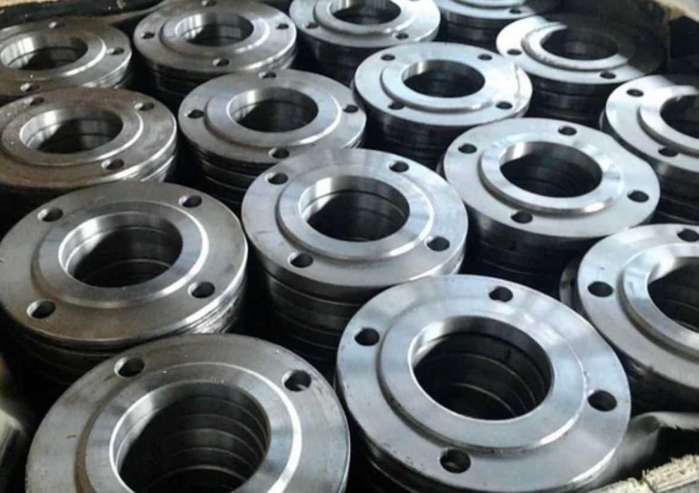 Фланцы стальные приварные и свободные
