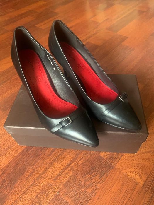 Туфли кожаные на каблуках