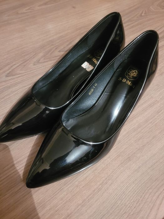 Продам женские туфли