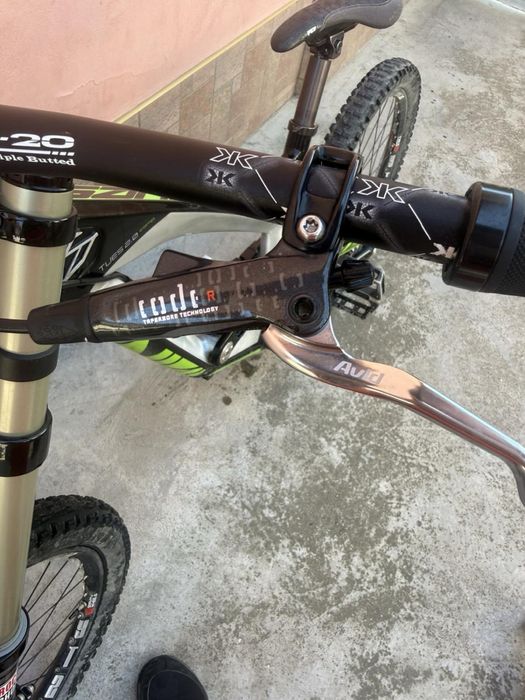 Yt tues downhill 2.0
