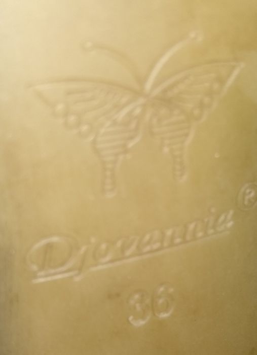 Продам натуральные кожанные сапоги