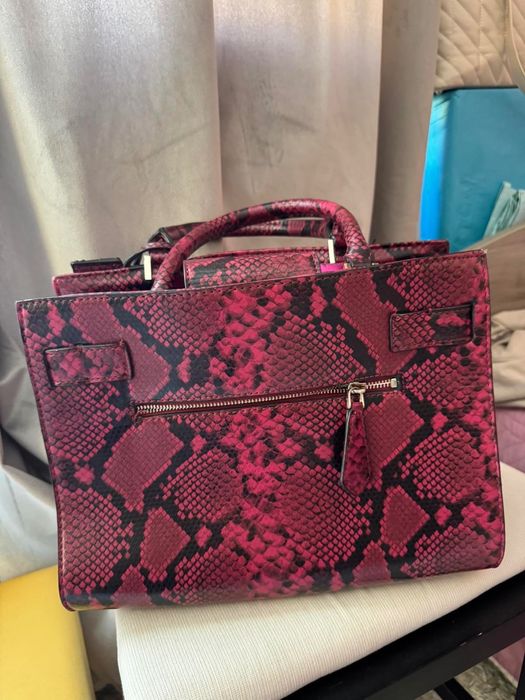 Дамска чанта Guess