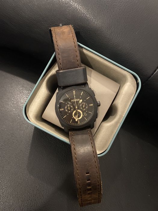 Часовник Fossil……