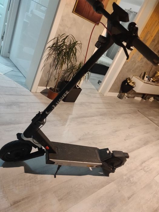 Vând trotineta electrica 25 km autonomie:40 km