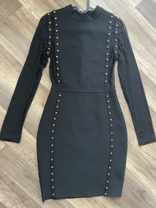 Бандажна рокля с цип на гърба