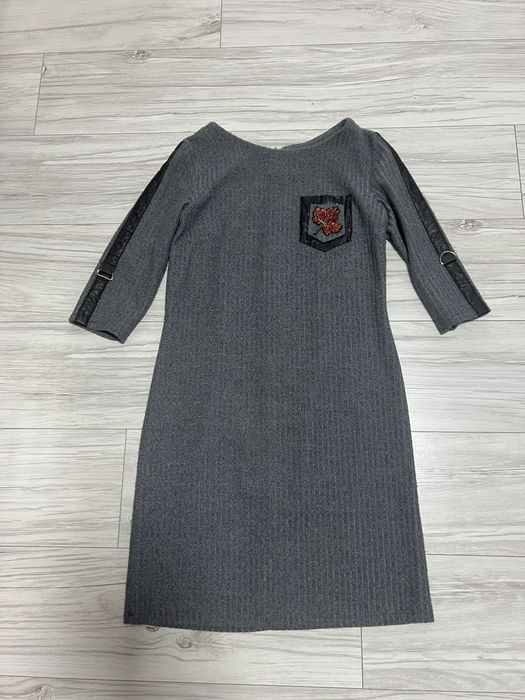 Платья женские.