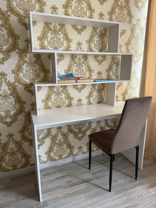 Письменный стол