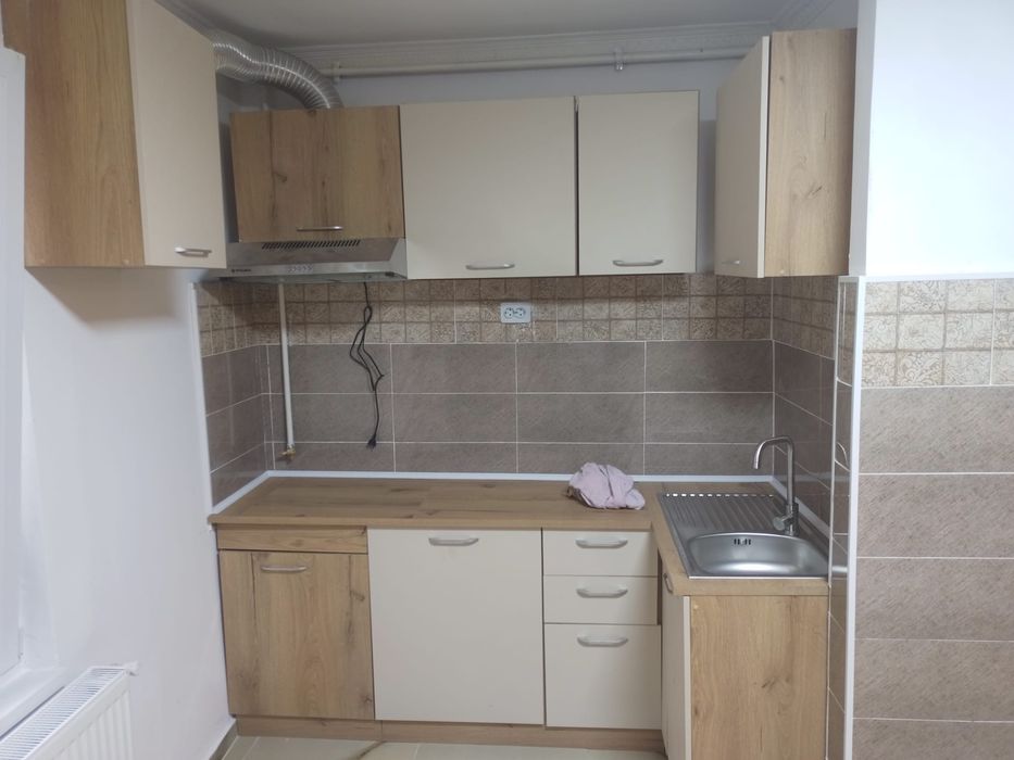 Închiriez apartament