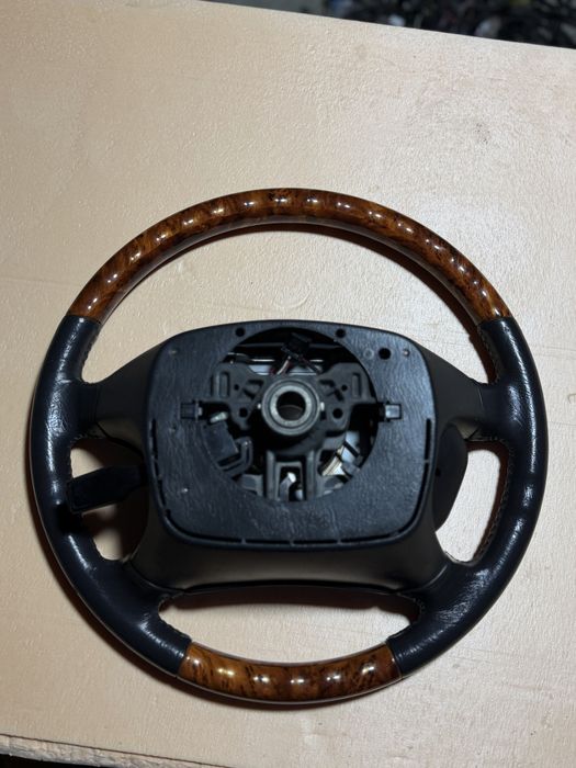 Тайота Камри 30.35 рул дерево