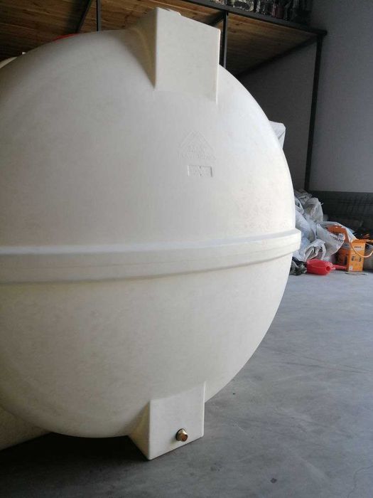 Plastik Bochka yomkost suv pishevoy zavaddan