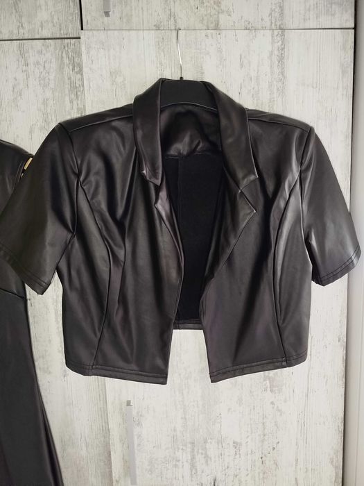 Нов кожен комплект с рокла