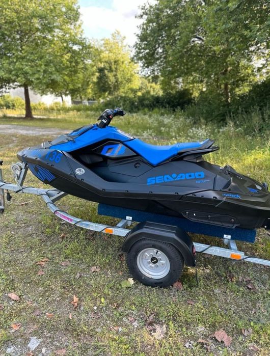 Skijet SeaDoo ( Sea Doo ) Spark Trixx 2023 + Peridoc JetLoader 8499Euro