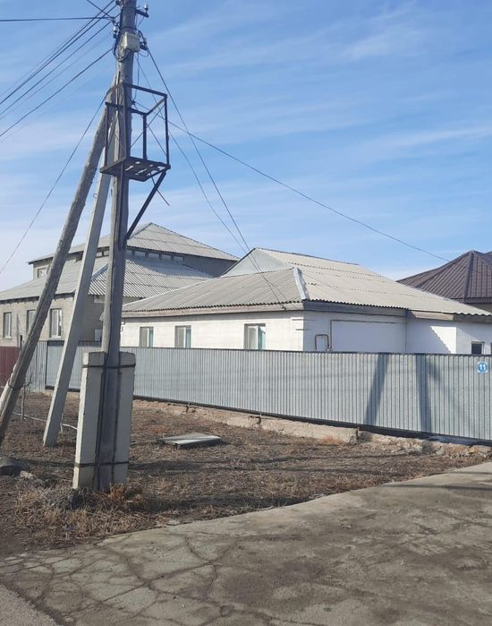 Продается  шитовой дом на слом .