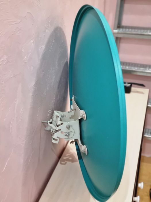 Продаётся спутниковая параболическая антенна