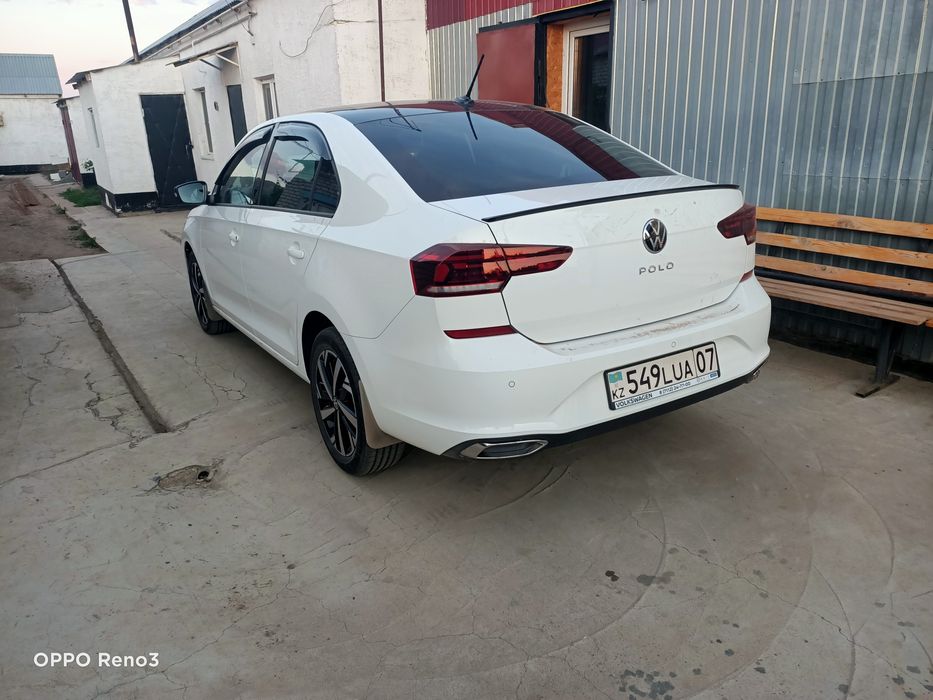 Продам поло лифтбек