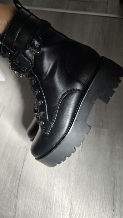 Нови боти Guess!