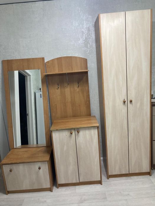 Продам шкафы в прихожку!