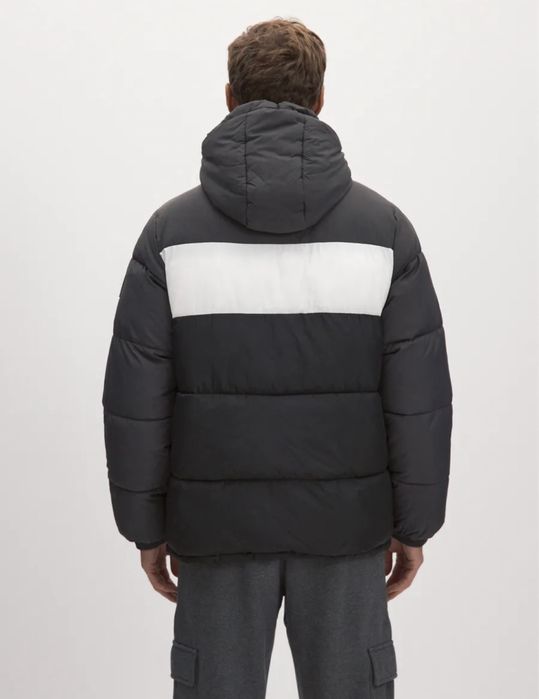 Новая Куртка Reebok