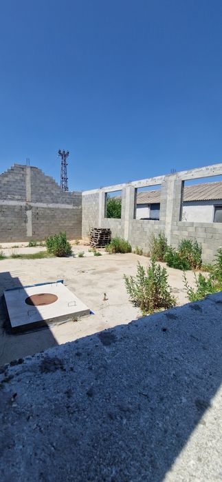 Хале в промишлена зона