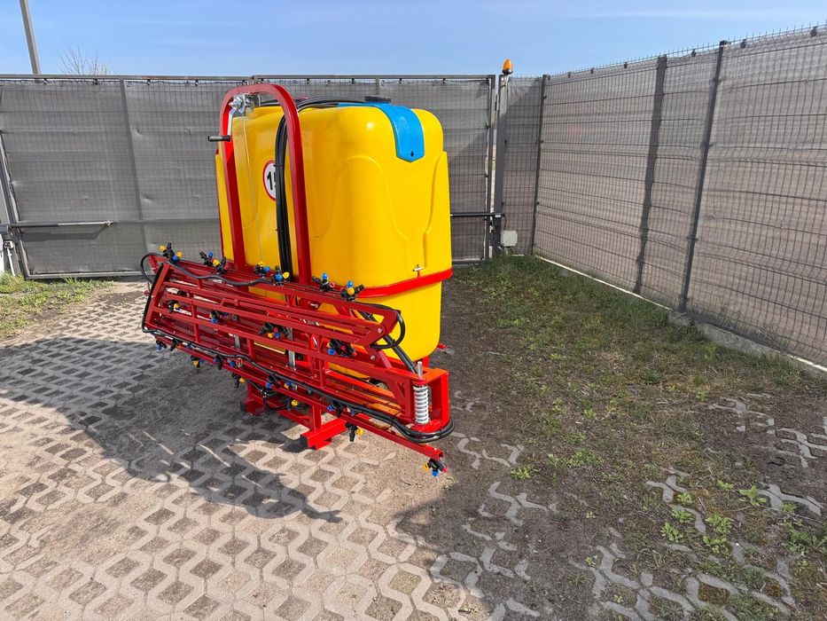 Опрыскиватель 1000л