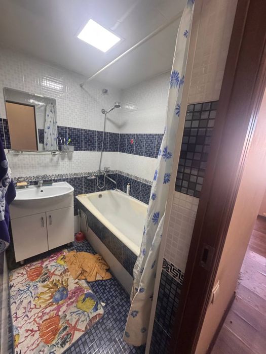 Продам 4-комнатную квартиру Сергели 2 на пятом этаже 4/5/5