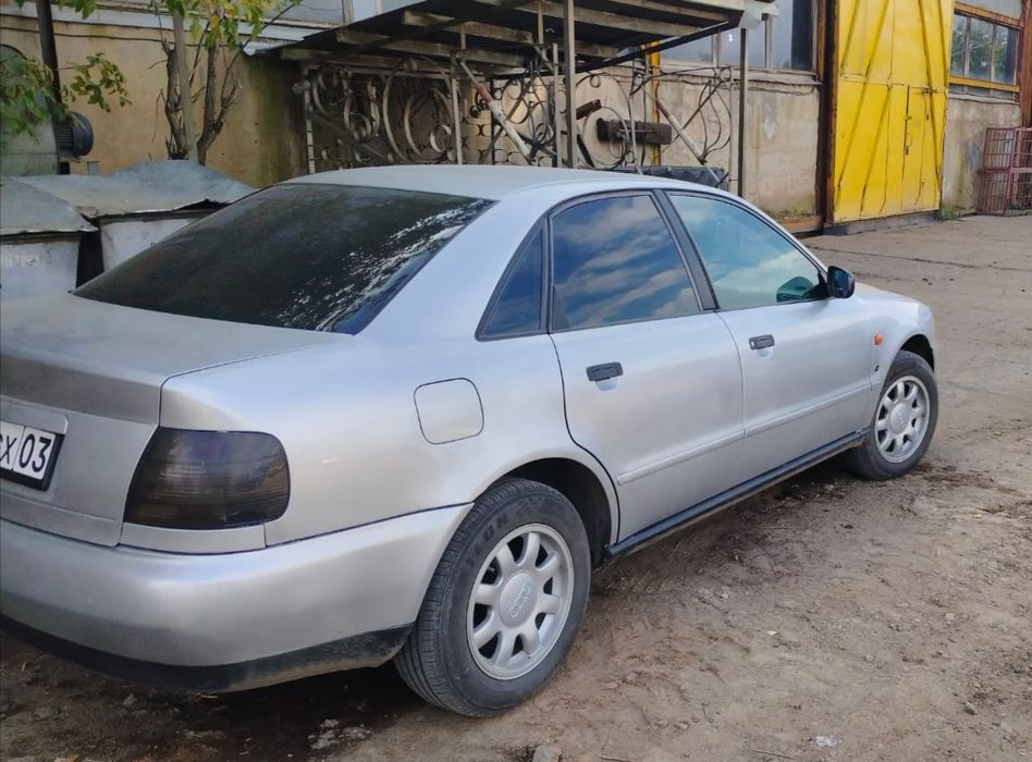 Продам Audi A4 1995г