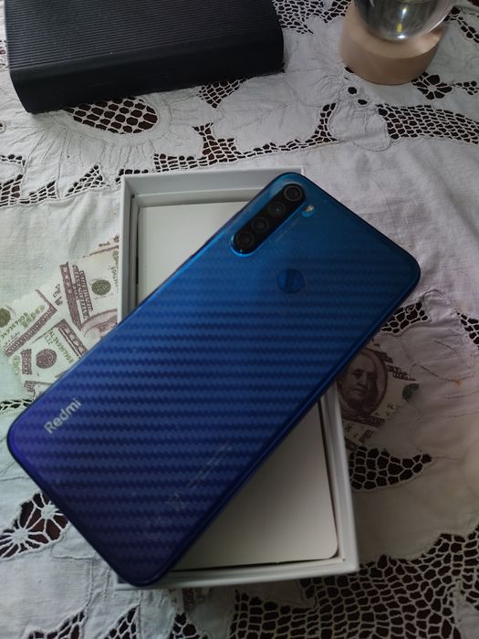 Продам телефон срочно