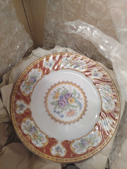 Кралски сервиз за хранене НОВ