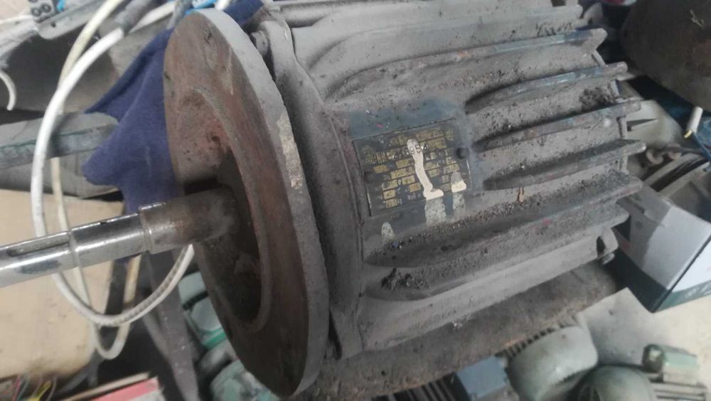 Електродвигатели трифазни, хидравлични