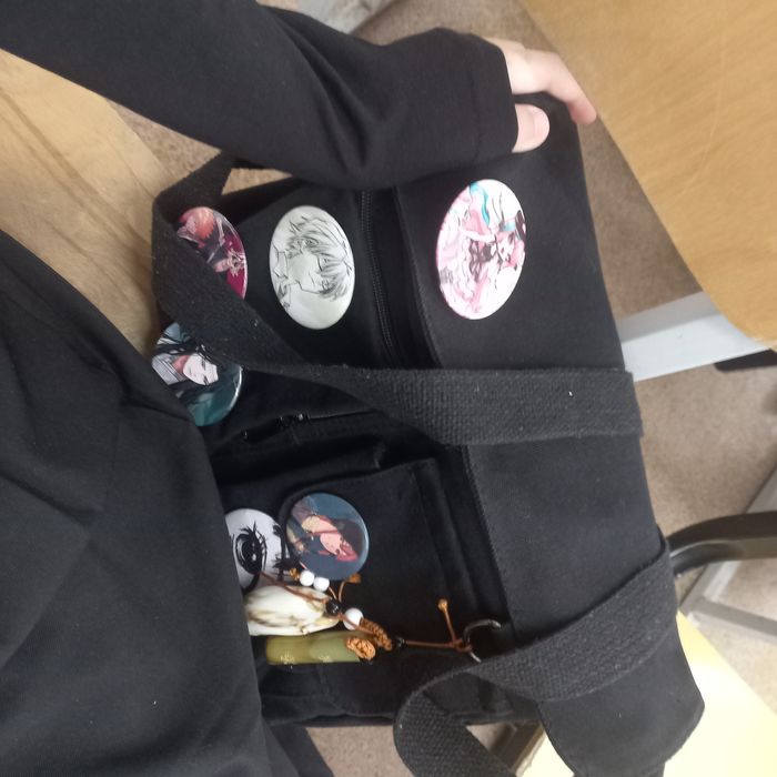 Сумка с значками