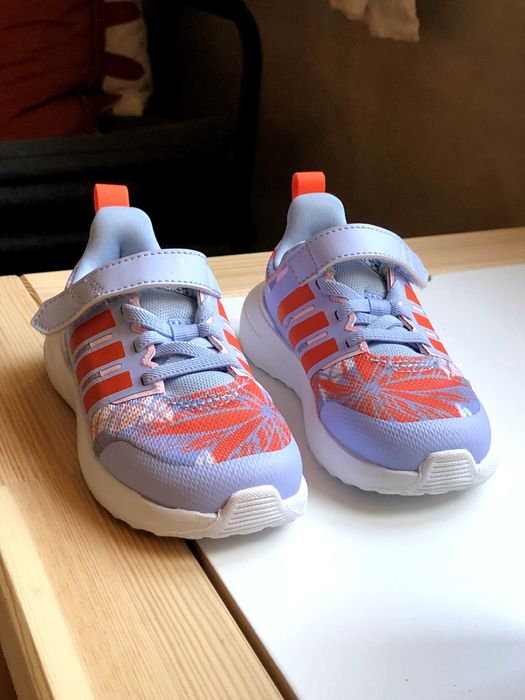 Чисто нови маратонки лимитирана серия Adidas Disney Moana