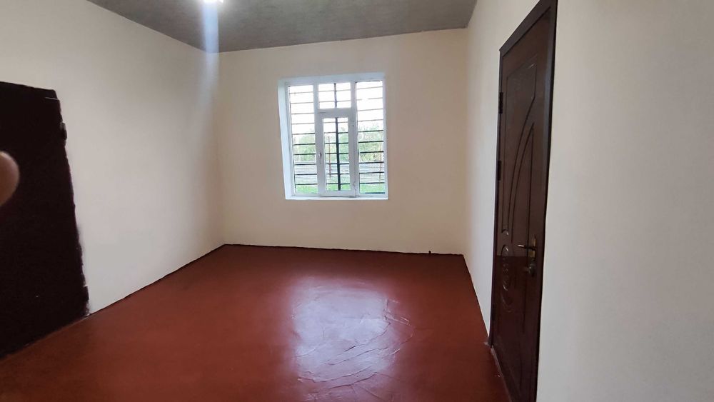 Янги курилган уй сотилади 2 сотик 3 хона ва дарвозахона жами 200м2