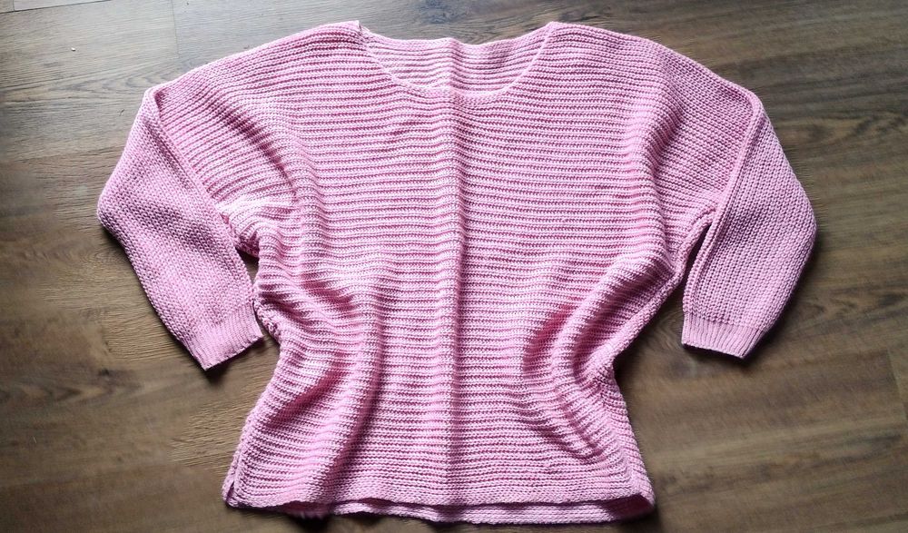 Два красиви пуловера с прилеп ръкав, размер М, отлични