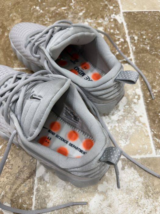 Nike Mind 002 Silver