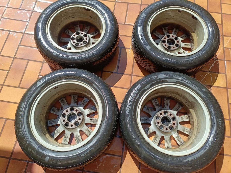 Vând jante Mercedes E w211 originale pe 16 in stare foarte buna