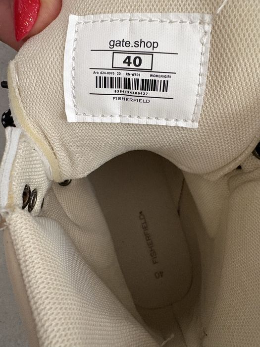 Продавам дамски боти