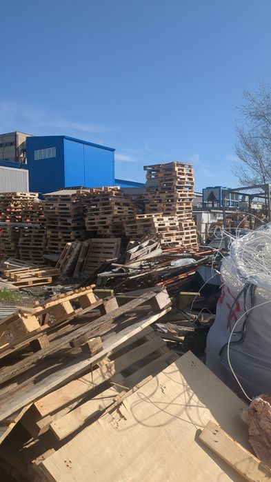 Продаём подоны  на дрова