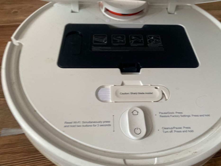 Продам умный Пылесос Xiaomi