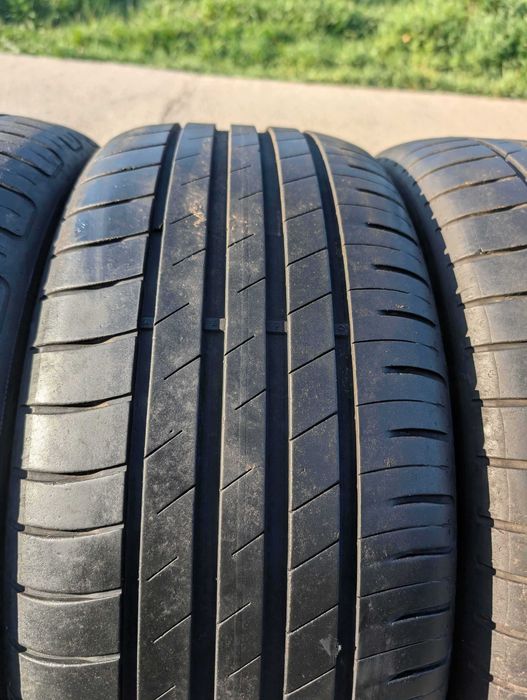 225/50 R17 • Vara • Goodyear Efficient Grip Performance 94W | 4 buc | Pret/buc