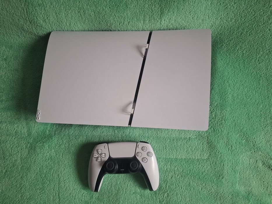 Consola PS5 Slim Digital Edition 1TB + 1 Controller