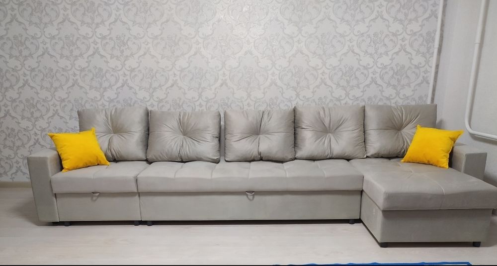Диван серого цвета