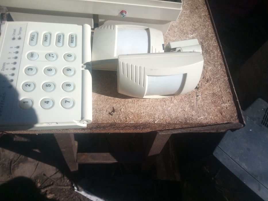 Sistem alarma cu 3senzori