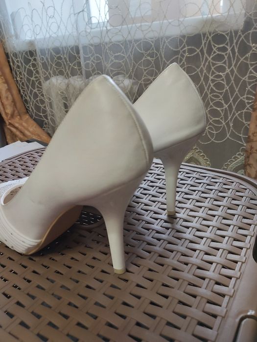 Продам свадебные туфли