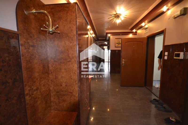 Продава се уникален многостаен апартамент в кв. Каменни Хасково