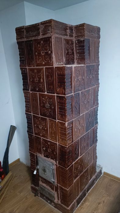 Soba teracotă plus ușa fontă