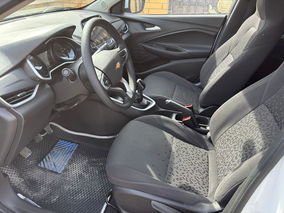 Продам машину шевроле