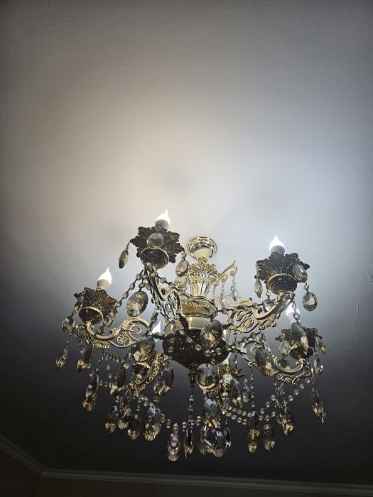 Люстра продам в хорошем состоянии