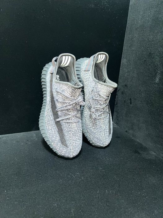 Продам кроссовки Yeezy Boost 350