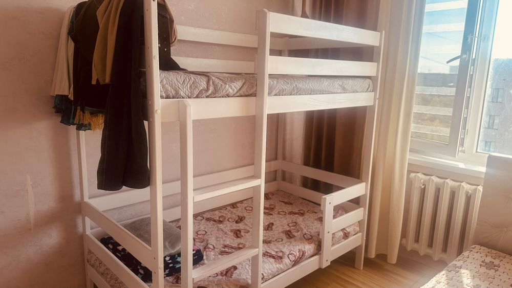 Срочно продам двухъярусную кровать