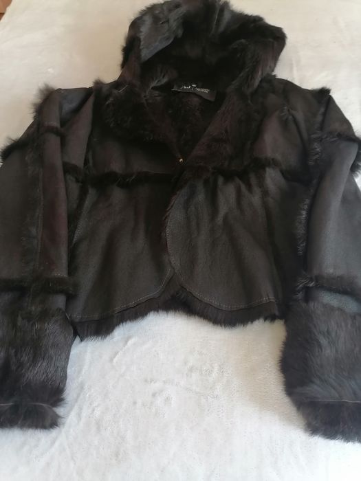 Armani палто от заешка кожа